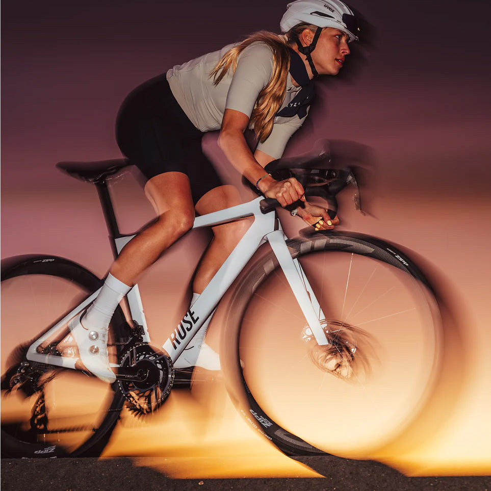 ZIPP 303 SW Tubeless Disc-brake | Strictly Bicycles