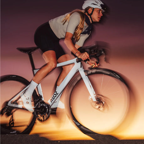 ZIPP 303 SW Tubeless Disc-brake | Strictly Bicycles