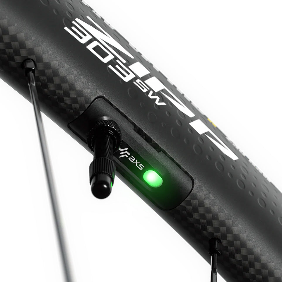 ZIPP 303 SW Tubeless Disc-brake | Strictly Bicycles