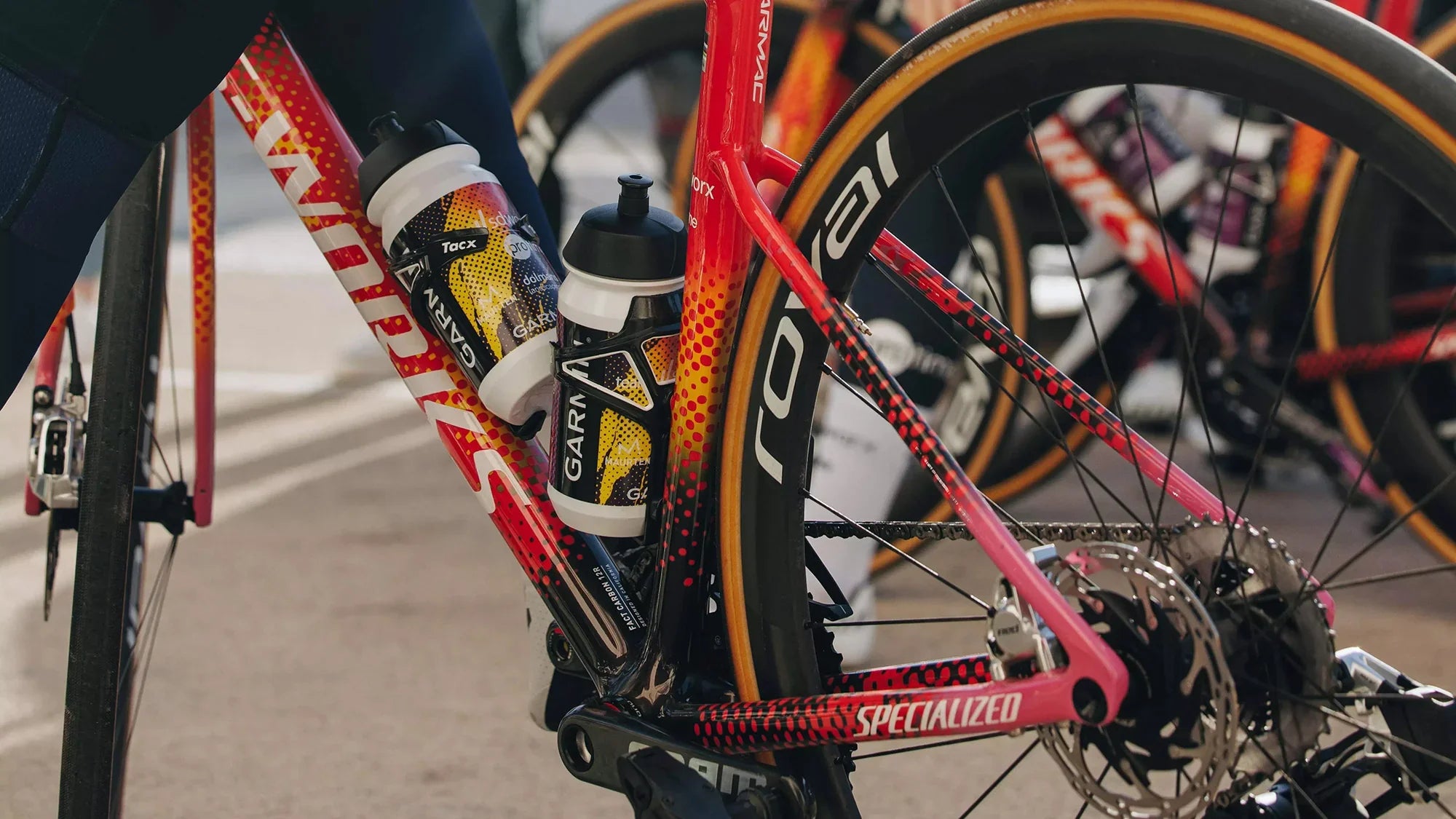 74925-19_TARMAC-SL8-TEAM-