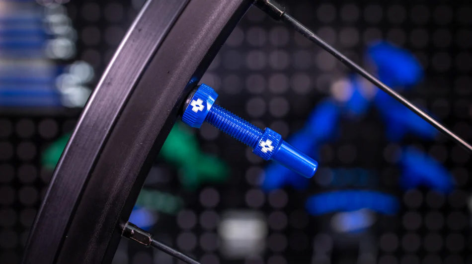 Muc-Off Tubeless Valves - V2 | Strictly Bicycles