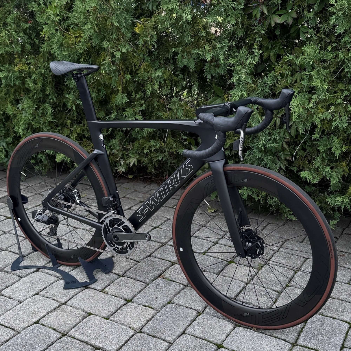 S-Works Venge Disc - SRAM Red eTap AXS (Pre-Owned) - Strictly Bicycles