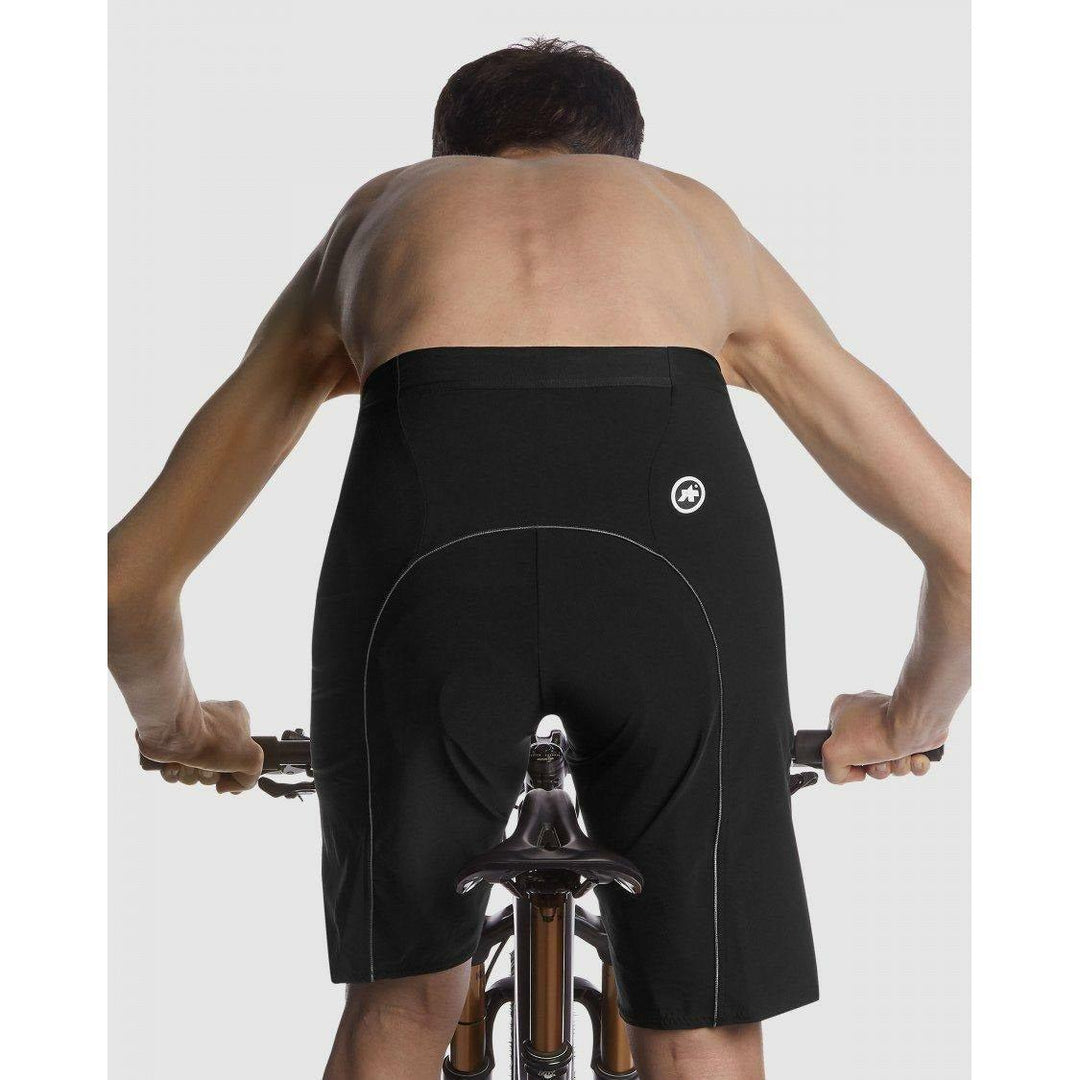 Assos of Switzerland Trail Cargo Shorts | Strictly Bicycles 