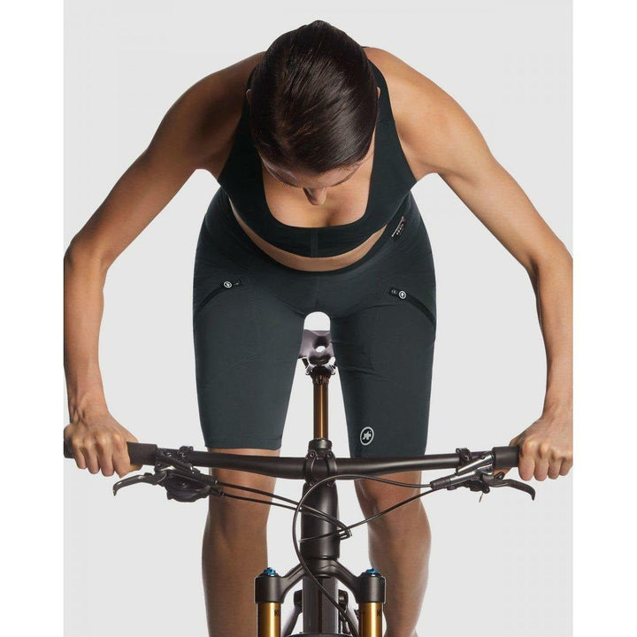 Assos of Switzerland Trail Women's Cargo Shorts | Strictly Bicycles 
