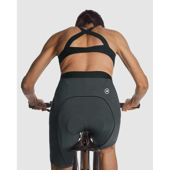 Assos of Switzerland Trail Women's Cargo Shorts | Strictly Bicycles 