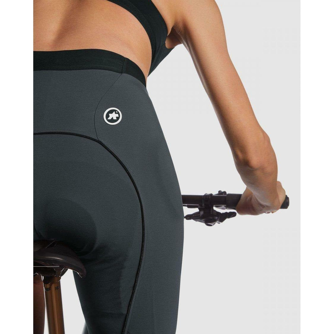 Assos of Switzerland Trail Women's Cargo Shorts | Strictly Bicycles 
